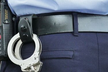 Ul. Warszawska. 28-latek szarpał się z policjantami i użył wobec nich gazu pieprzowego