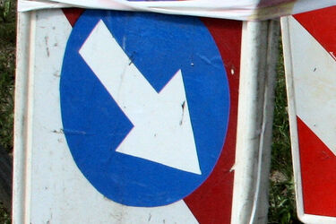 Weekendowe utrudnienia, zmiany organizacji ruchu i tras autobusów BKM