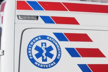 Zderzenie tira i busa. 3 osoby w szpitalu, ruch odbywa się wahadłowo