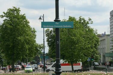 Już nie Uniwersytecki, choć nadal należy do studentów. Oficjalnie zmieniono nazwę placu