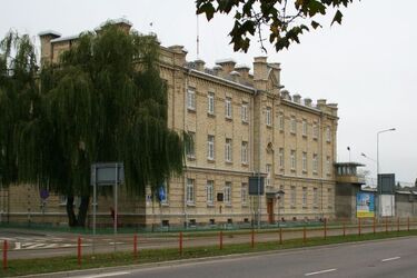 Nadzorował skazanego w szpitalu. Podczas pełnienia służby był pijany
