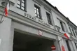 Pożar w hurtowni sztucznych kwiatów. Pod strażakami zawalił się łatwopalny sufit