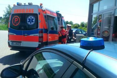 22-latek z bmw krwawił na stacji paliw