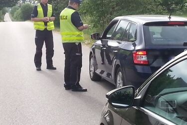 24-latka wyprzedzała na podwójnej ciągłej