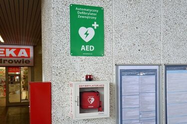 Miasto zainwestuje w ratowanie życia. Defibrylatory pojawią w miejscach publicznych