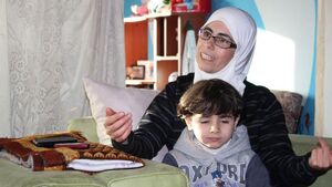 Uchodźczynie z Syrii potrzebują maszyn do szycia. Każdy może pomóc [WIDEO]