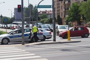 Wypadek na al. Piłsudskiego. Kobieta potrąciła 16-letniego rowerzystę