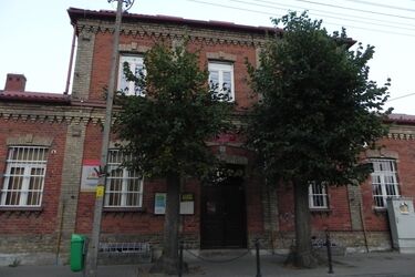 "Absolwenci i goście". Wystawa plastyczna w Supraślu