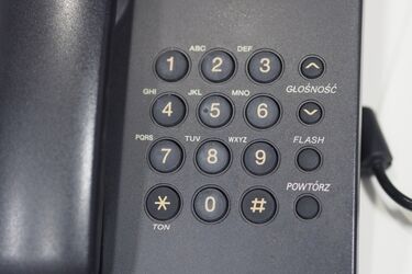 Telefoniczny oszust atakuje w Białymstoku. Mówi, że jest policjantem o nazwisku Stępień
