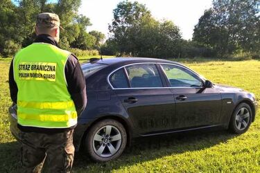 Tak uciekał, że wpadł w bagno. Mógł stracić życie