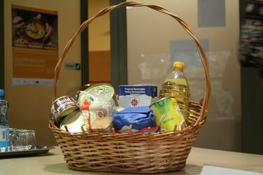 Pomoc liczona w tonach. Paczki z jedzeniem dla potrzebujących w ramach unijnego programu