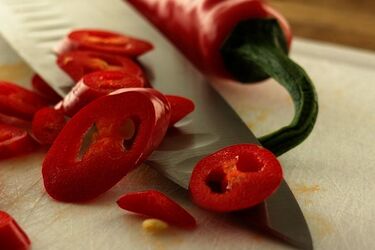 Pokłóciły się, jedna z nich użyła noża. A wszystko z powodu sporu o chłopaka