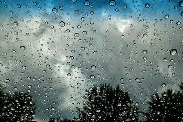 Meteorolodzy ostrzegają przed intensywnymi opadami deszczu