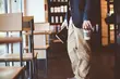 Jak sprzedawać skutecznie? Szybki kurs, który poprawi relacje z klientem