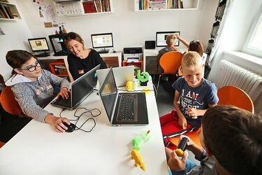 Cztery miejscowości walczą o multimedialne świetlice. Liczą się głosy internautów