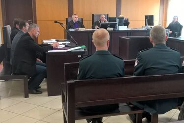 "Odebrano nam wszystko". Celnicy walczą o przywrócenie do służby mundurowej