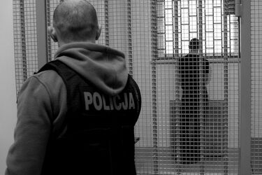 Białostocka policja zatrzymała w 2 dni 8 osób. Za jedną z nich wydano list gończy