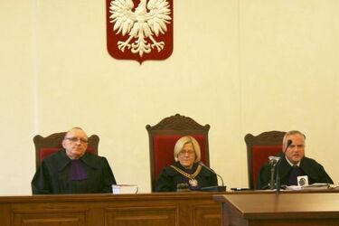 26-latek w kajdankach i klapkach uciekł konwojentom. Sąd ponownie uniewinnił policjantów