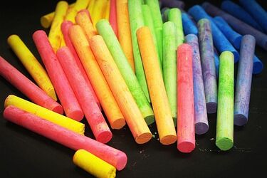 Nowe oferty pracy w szkołach czy przedszkolach. Sporo osób może znaleźć zatrudnienie
