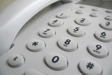 Telefoniczni oszuści znów atakują. Starsza kobieta przekazała im 40 tys. zł
