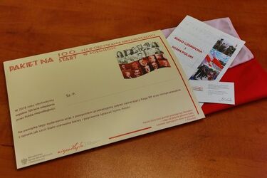 MSWiA będzie dodawać patriotyczne gadżety do pierwszego paszportu