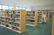 Upominki dla czytelników. Można dostać kubki, zakładki i torby