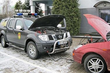 Mróz uprzykrza życie kierowcom. Można liczyć na pomoc straży miejskiej