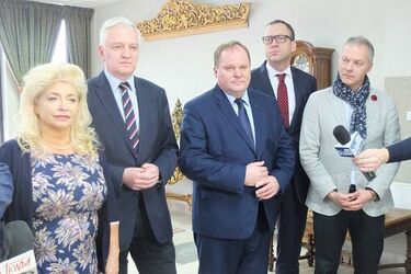 Plotki okazały się prawdziwe. Poseł Baszko zmienia partię po 20 latach