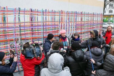 Mural odnowiony. Nie ma swastyki, jest menora [ZDJĘCIA]