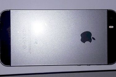 Celnicy sprzedają - jest o co walczyć. Nowy iPhone już za 366 zł 
