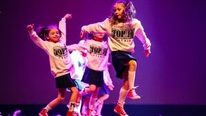 Barwne stroje, widowiskowe choreografie. To duże taneczne święto [ZDJĘCIA]