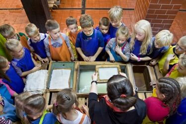 Jaka jest historia papieru? Ta wystawa przyjedzie z Dusznik Zdroju