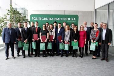 Kilkunastu przedstawicieli Politechniki ze stypendiami ministra