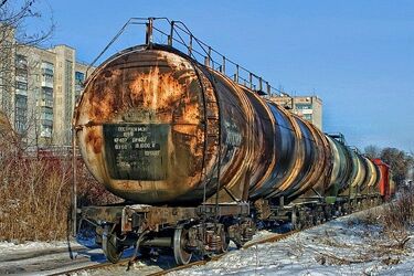 Rozszczelniła się cysterna z niebezpiecznym metanolem