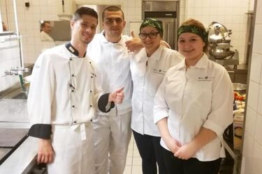 Szkolą swoich przyszłych pracowników i fundują im m.in. stypendia