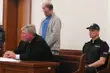 Bił, kopał i dusił. Syn odpowiada przed sądem za śmierć ojca