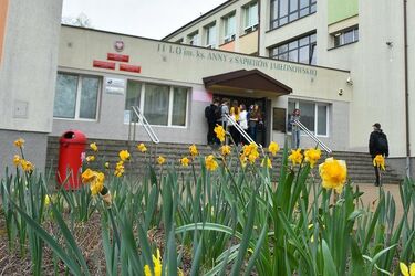 Miejskie inwestycje w szkoły. Sala gimnastyczna i stołówka z aulą