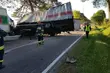 Naczepa odczepiła się od ciężarówki. 3 osoby w szpitalu
