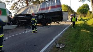 Naczepa odczepiła się od ciężarówki. 3 osoby w szpitalu