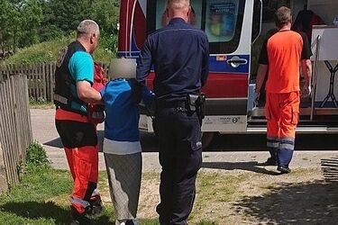 Pomogli 85-latce. Kobieta opadła z sił