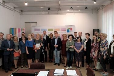 Potańcówka, kwietny kotylion i koncerty. 240 tys. zł na 37 lokalnych projektów 