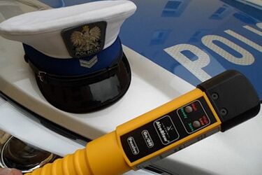 Bezmyślny kierowca autobusu. Naraził życie dzieci