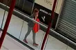 Obrabowała lodziarnię w centrum miasta. Widzieliście ją?