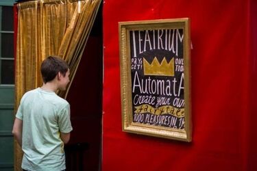 Budka na rynku, spektakl uliczny i poprawiny. Weekend z DSW [WIDEO]