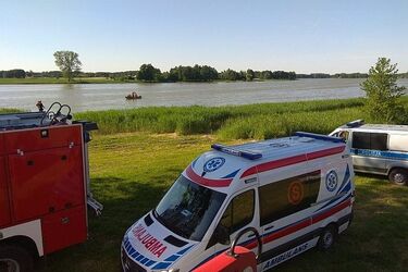 Tragiczny finał zabawy nad jeziorem. Utonął młody mężczyzna