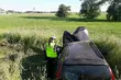 Stracił panowanie nad autem i uderzył w drzewo. Trafił do szpitala