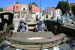Na rynku stanęły czołgi. Ulicami przejedzie parada pojazdów militarnych [ZDJĘCIA]