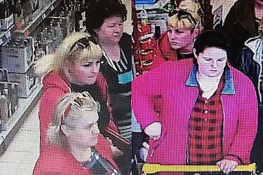 Okradały "spożywczaki". 4 kobiety poszukiwane przez policję