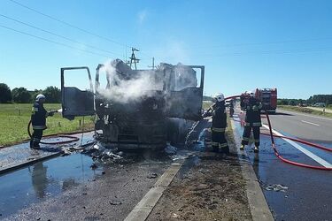 Tir w ogniu. Zapalił się na krajowej "ósemce"