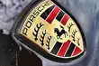 Ukradli porsche sprzed komendy policji